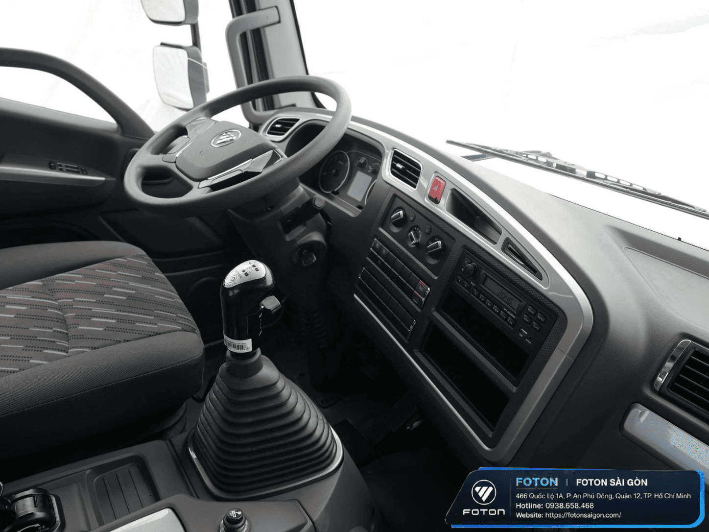 xe-tai-foton-c240-thung-mui-bat 6